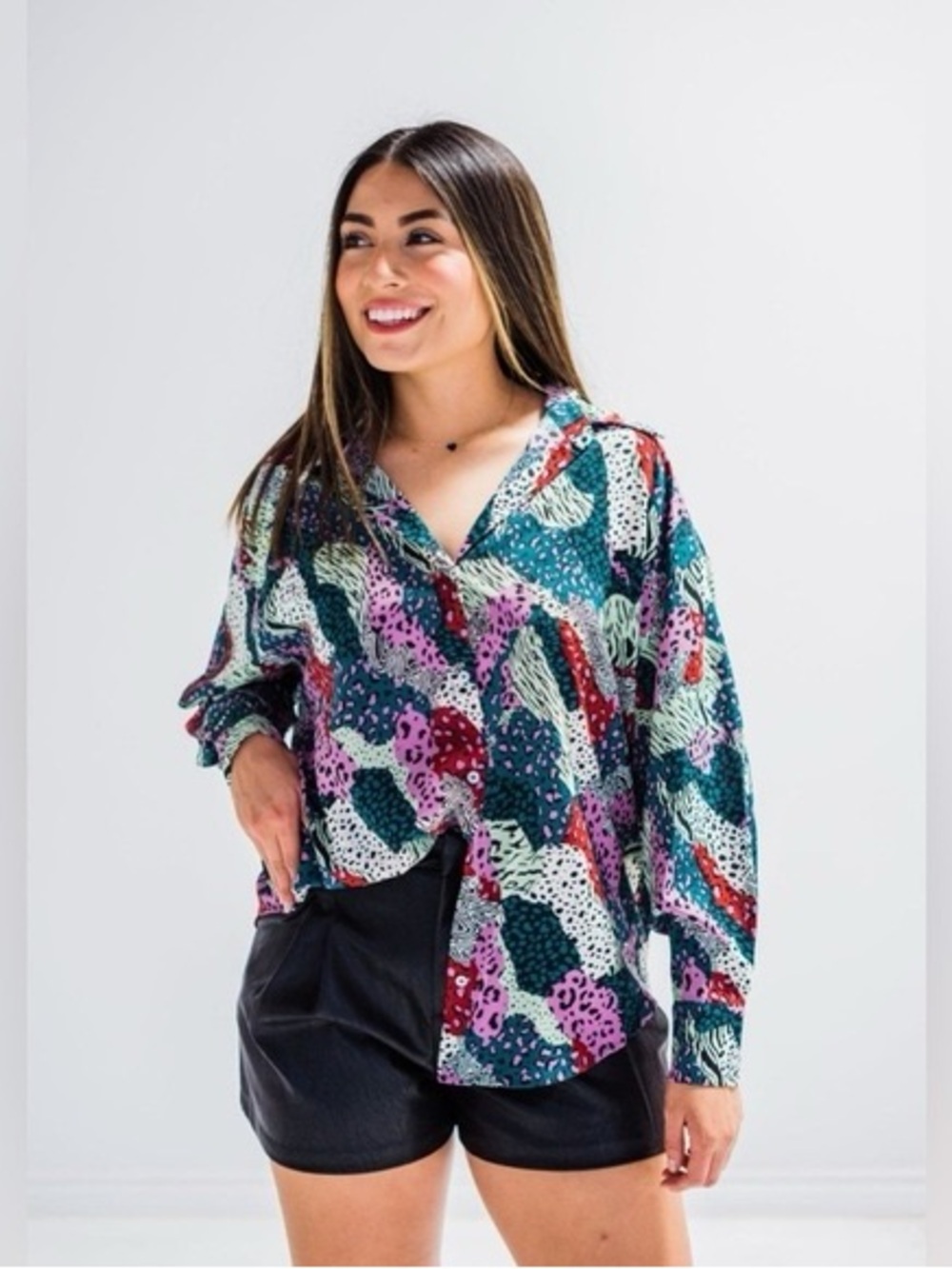 Molly Bracken Lili Sidonio Wide Printed Button Down Top Size Medium